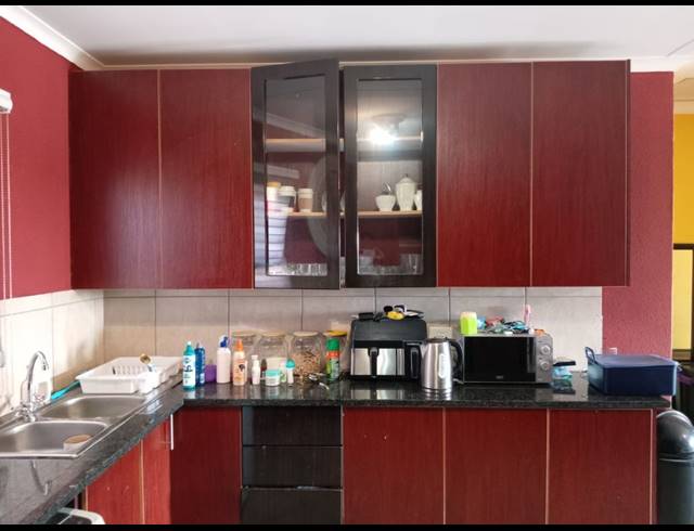 2 BEDROOM TOWNHOUSE FOR SALE IN ALBERTSDAL